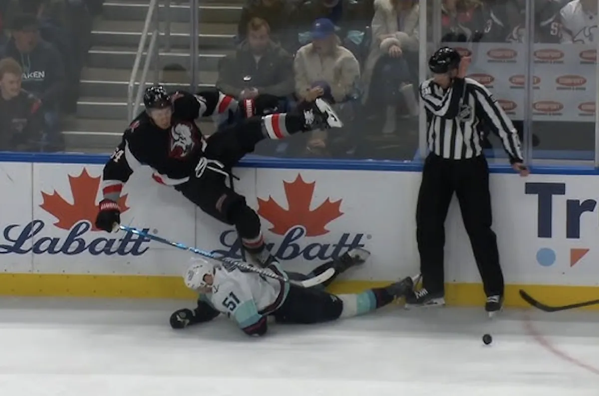 Shane Wright détruit par la mise en échec de l'année: Montréal regrette