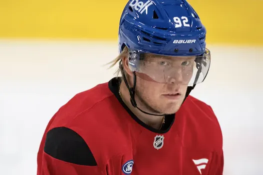 Affront public à Brossard: Patrik Laine enfoncé par Martin St-Louis