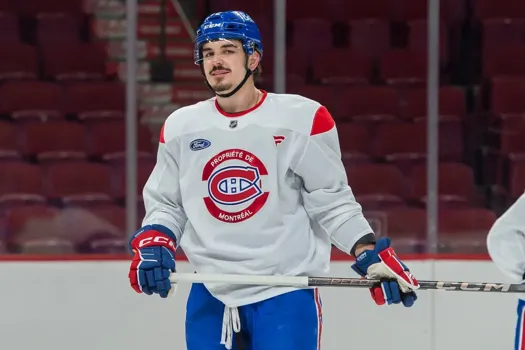 Arber Xhekaj dans la vitrine: le cadeau de Martin St-Louis