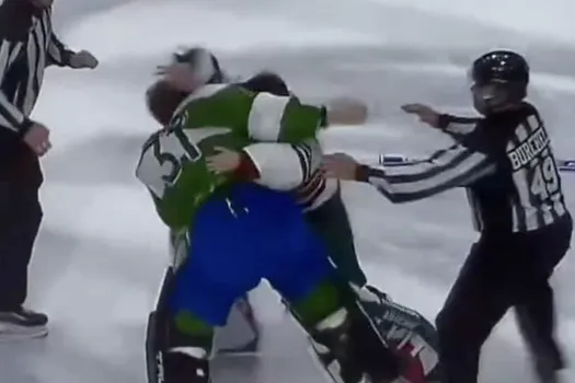 Bagarre de rue: un gardien du CH frappe son ennemi comme un acharné