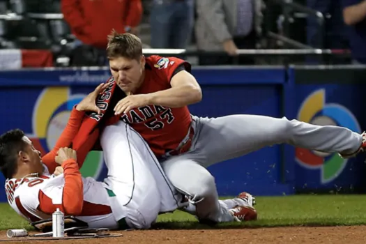 Bagarre générale au baseball: le Canada donne une volée au Mexique