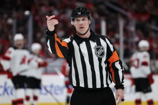 Ça dérape à Tampa Bay : Les arbitres disent non au hockey des séries… et ça tourne au cirque