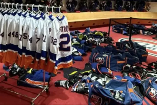 Honte au Centre Bell : le vestiaire du CH traité comme une poubelle par les Islanders