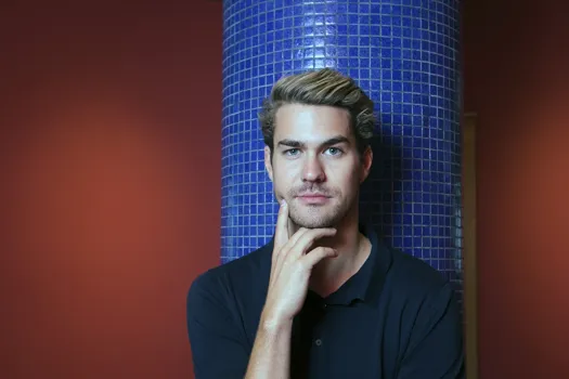 Honte québécoise: Julien Lacroix brisé par jalousie