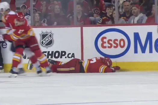 Image à glacer le sang : la LNH sous le choc après le geste dangereux d’A.J. Greer