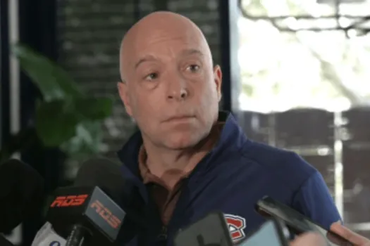 Kent Hughes coincé par une situation interne très délicate