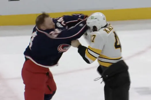 La bagarre de l'année: Mathieu Olivier frappe sa victime comme un enragé