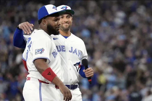 Le Rogers Centre explose : les Blue Jays lancent leur saison dans le chaos et l’émotion
