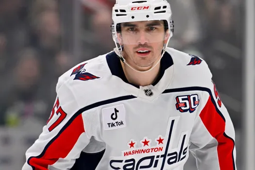 Tension Montréal-Washington: deux journalistes envoient un défenseur à Montréal