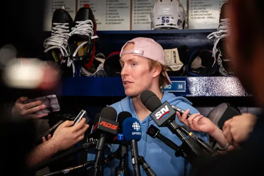 Triste scène à Brossard: Patrik Laine perd sa dignité