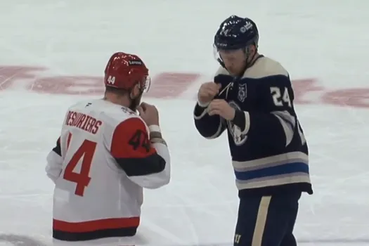 Violent combat québécois : Nicolas Deslauriers et Mathieu Olivier règlent ça à l’ancienne