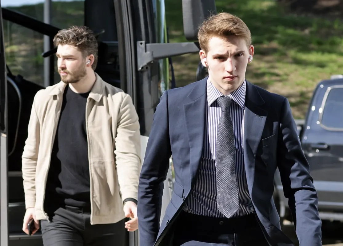 Confrontation entre Kirby Dach et Lane Hutson : le vestiaire tourne au vinaigre