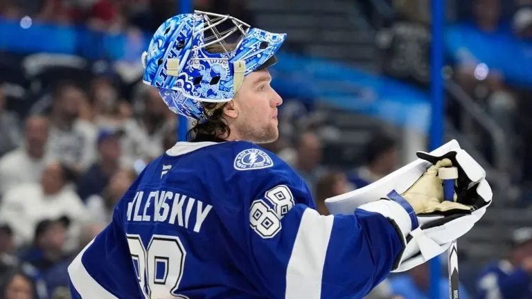 Équipement illégal: Andrei Vasilevskyi pris la main dans le sac