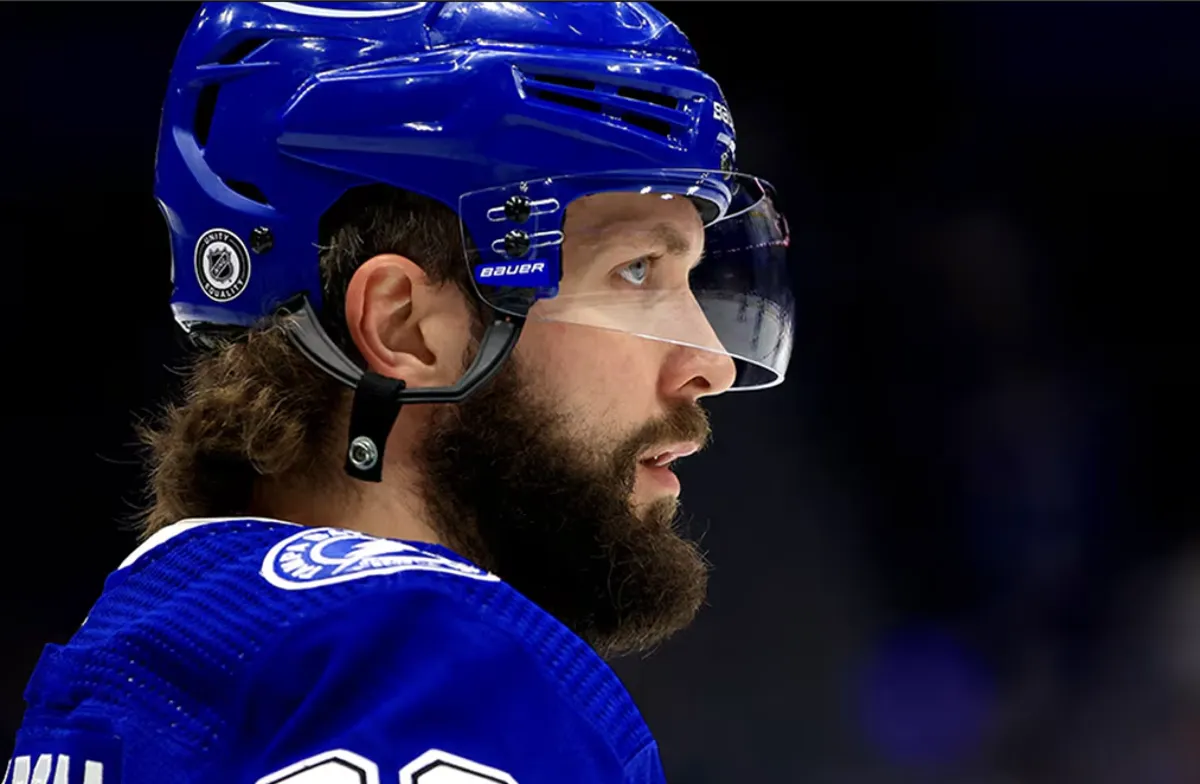 Images violentes: la réplique de Nikita Kucherov battue dans les rues de Montréal