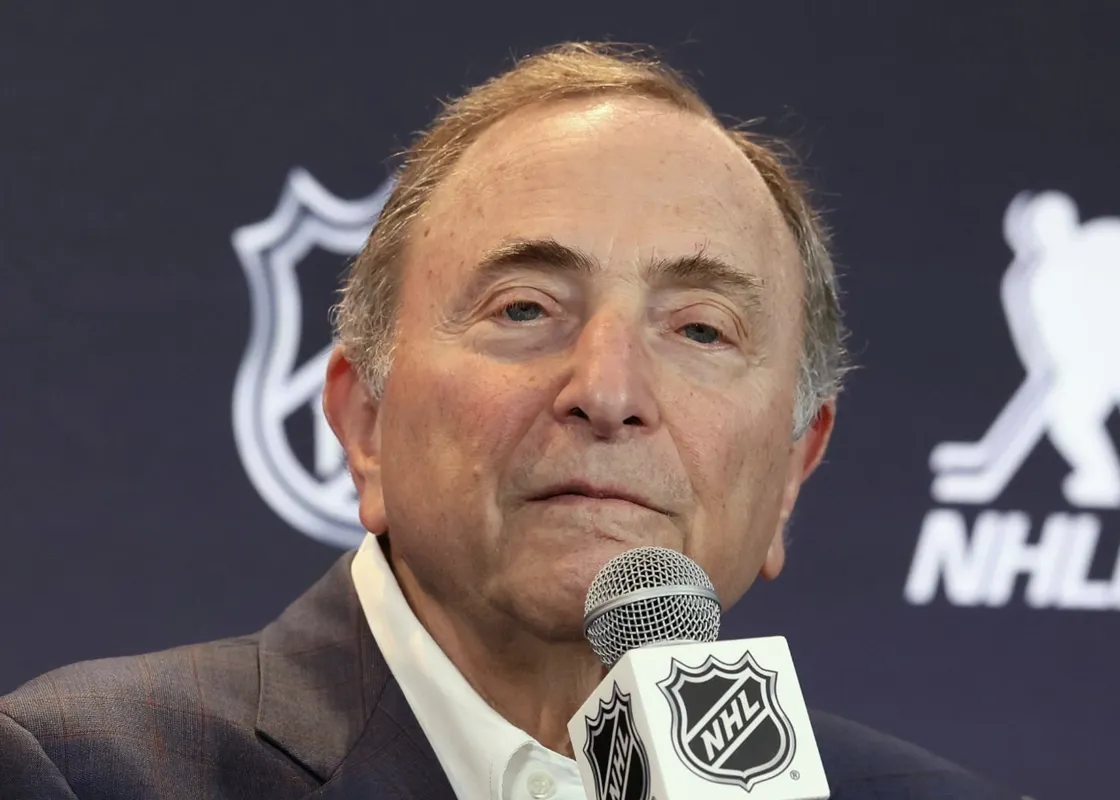 La fin de Gary Bettman annoncée : un changement majeur se prépare pour les séries