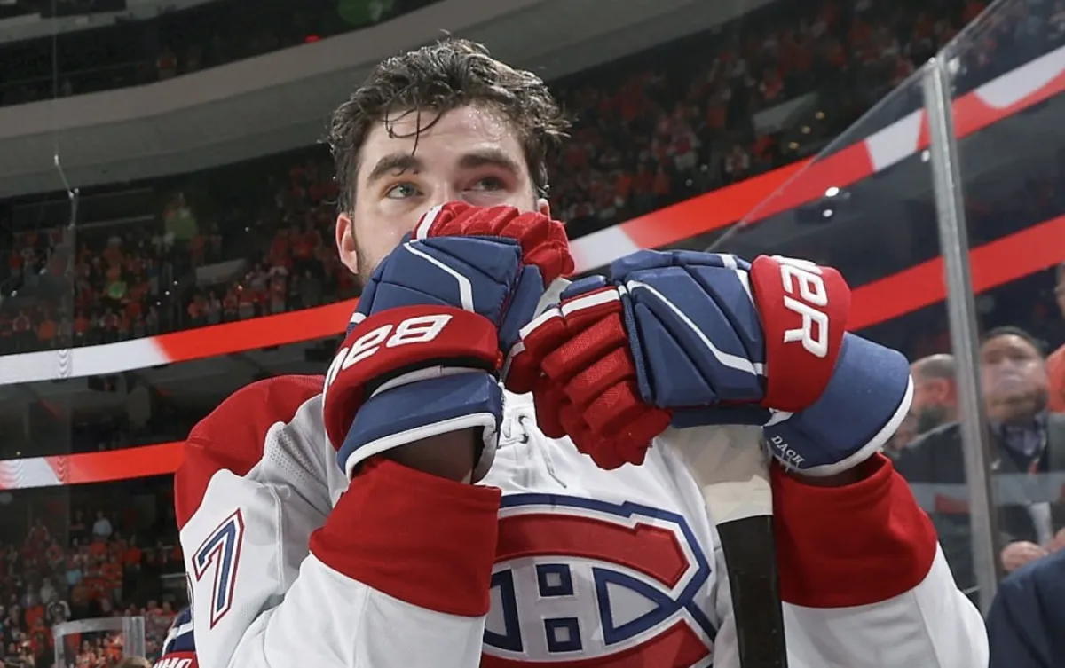 Traitement réservé à Kirby Dach : la foule du Centre Bell se lève pour lui