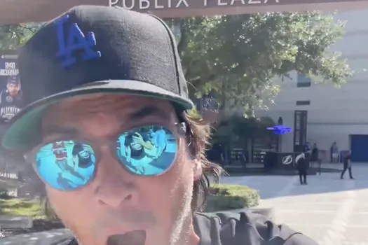 Attaqué par les fans du CH: José Théodore réagit