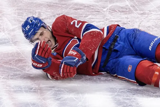 Blessure au cou pour Juraj Slafkovsky: des détails inquiétants sont dévoilés