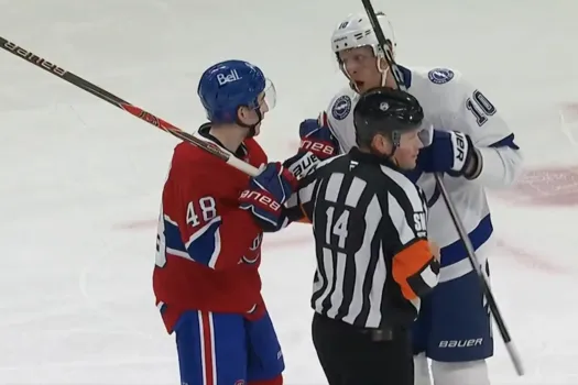 Corey Perry pathétique : viser Lane Hutson déclenche une vague de colère