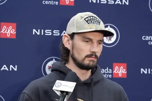 Une déclaration inquiétante de Connor Hellebuyck fait trembler les Jets de Winnipeg