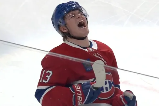 Folie totale à Montréal : Cole Caufield atteint les 50 buts et la foule perd la tête