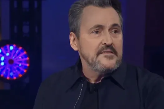 Geste disgracieux: Guy A. Lepage frappe un internaute verbalement