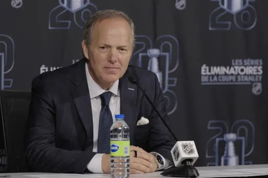 Jon Cooper change son alignement : un geste qui sent la panique totale