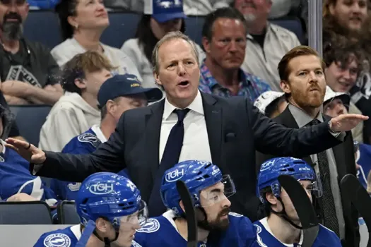 Jon Cooper voit rouge à l'entraînement: la guerre est déclarée à Montréal