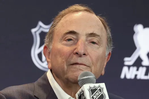 La fin de Gary Bettman annoncée : un changement majeur se prépare pour les séries