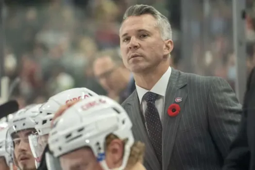 Le Jack Adams déjà en train de glisser entre les mains de Martin St-Louis… et tout part de son système