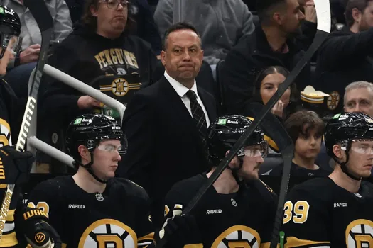 Mannequin tabassé à Buffalo: le coach des Bruins frappé par la violence