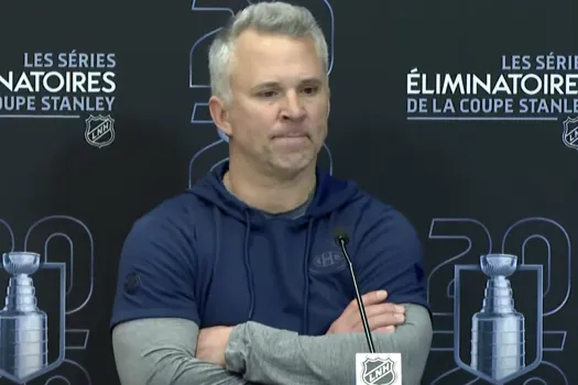 Manque de classe: Martin St-Louis méprise les médias francophones