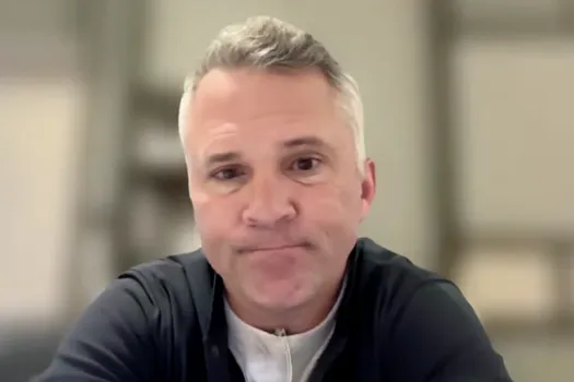 Martin St-Louis commet l'irréparable: ses propos sur Kirby Dach sont inacceptables