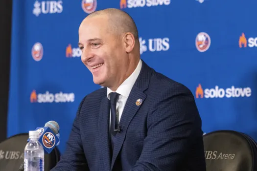 Mathieu Darche se fait déjà démolir : sa gestion des Islanders ne fait aucun sens