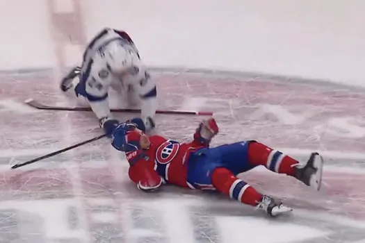 Mise en échec dangereuse: un train passe sur Juraj Slafkvosky