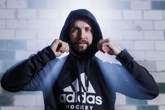 Nikita Kucherov abandonne le Lightning pour Adidas: Jon Cooper lui passe un savon