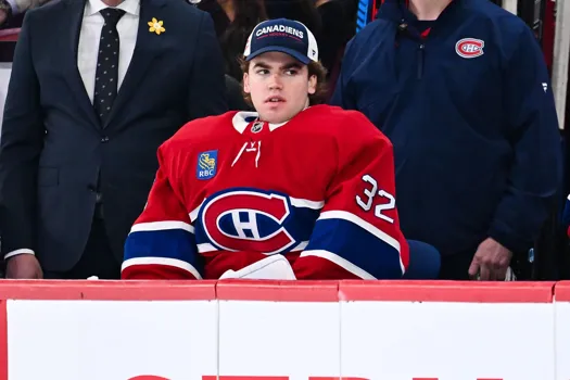 Peur sur le banc: Jacob Fowler sème l’inquiétude