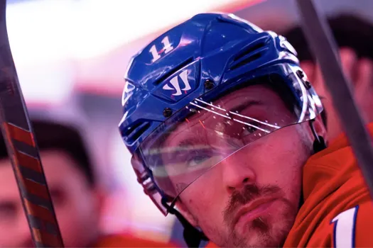 Scène honteuse dans la chambre: Brendan Gallagher refuse d’honorer Nick Suzuki