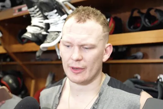 Transaction Ottawa-New Jersey: Brady Tkachuk perd patience devant les journalistes