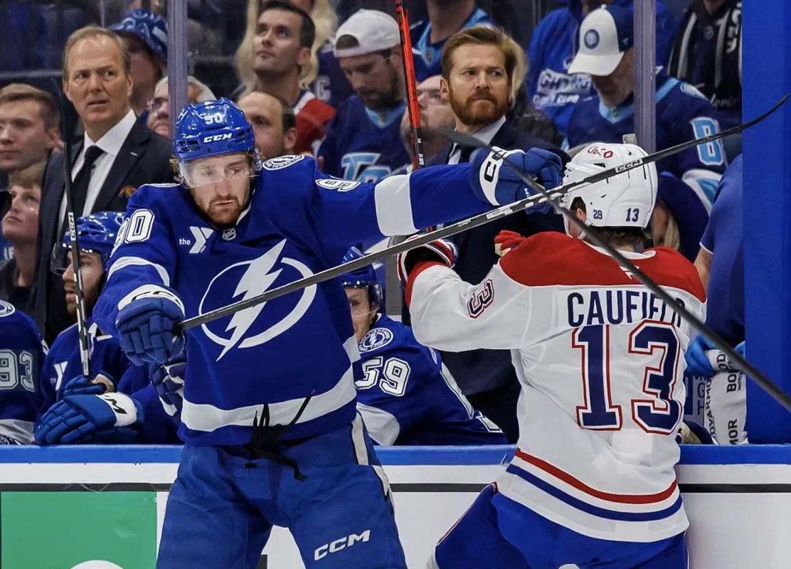 Cole Caufield vit un cauchemar en débarquant à Buffalo