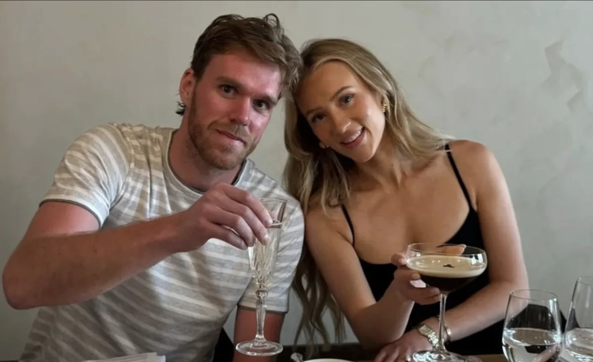 Excitation à Montréal: Connor McDavid visite des maisons à Westmount et Brossard