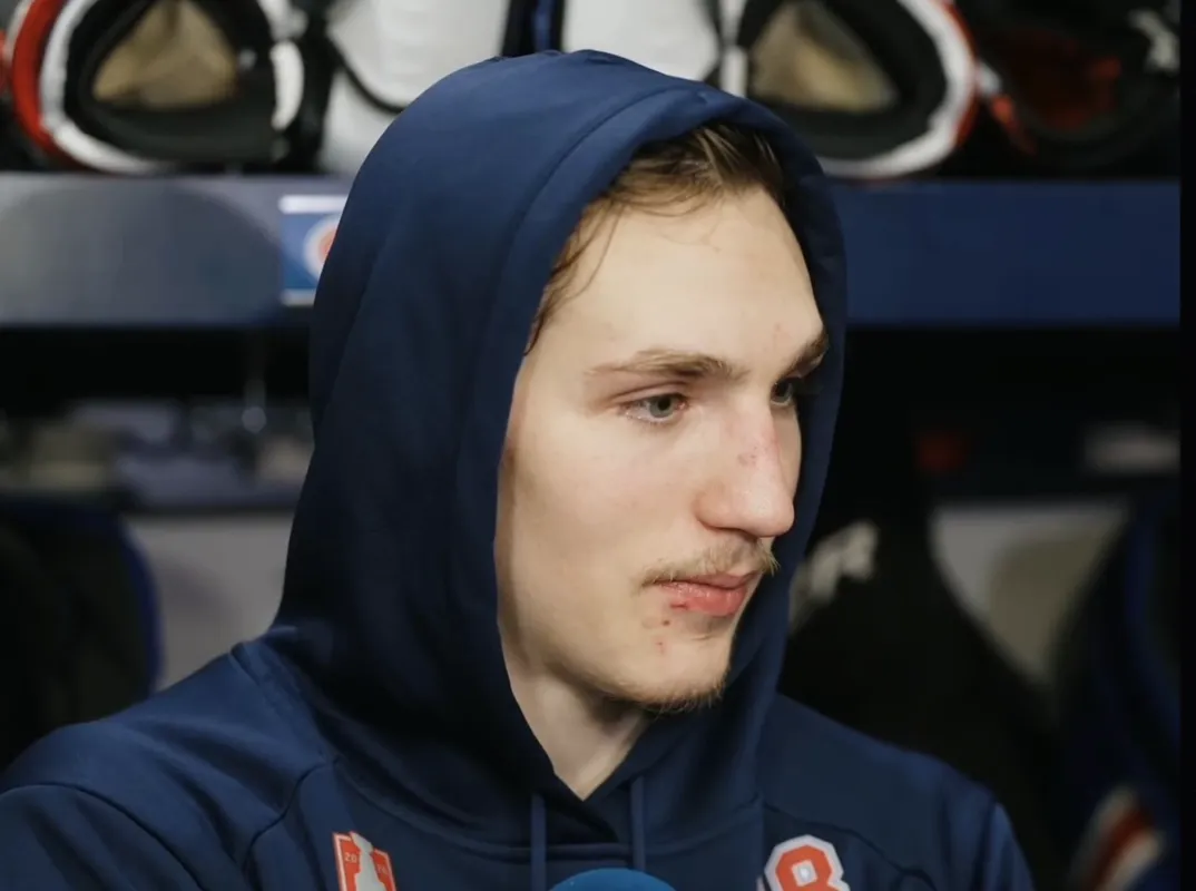 L’entrevue de Lane Hutson nous brise le coeur: la tristesse dans ses yeux
