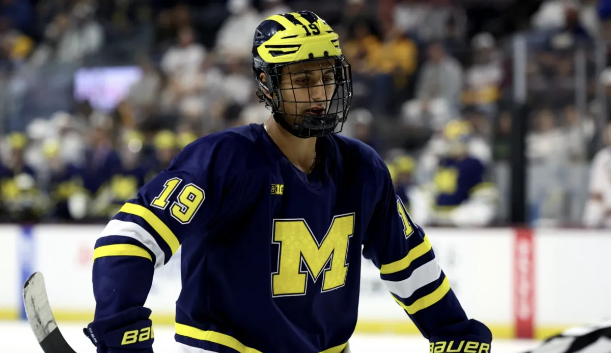 Michael Hage laissé de côté : un choc inattendu au Michigan