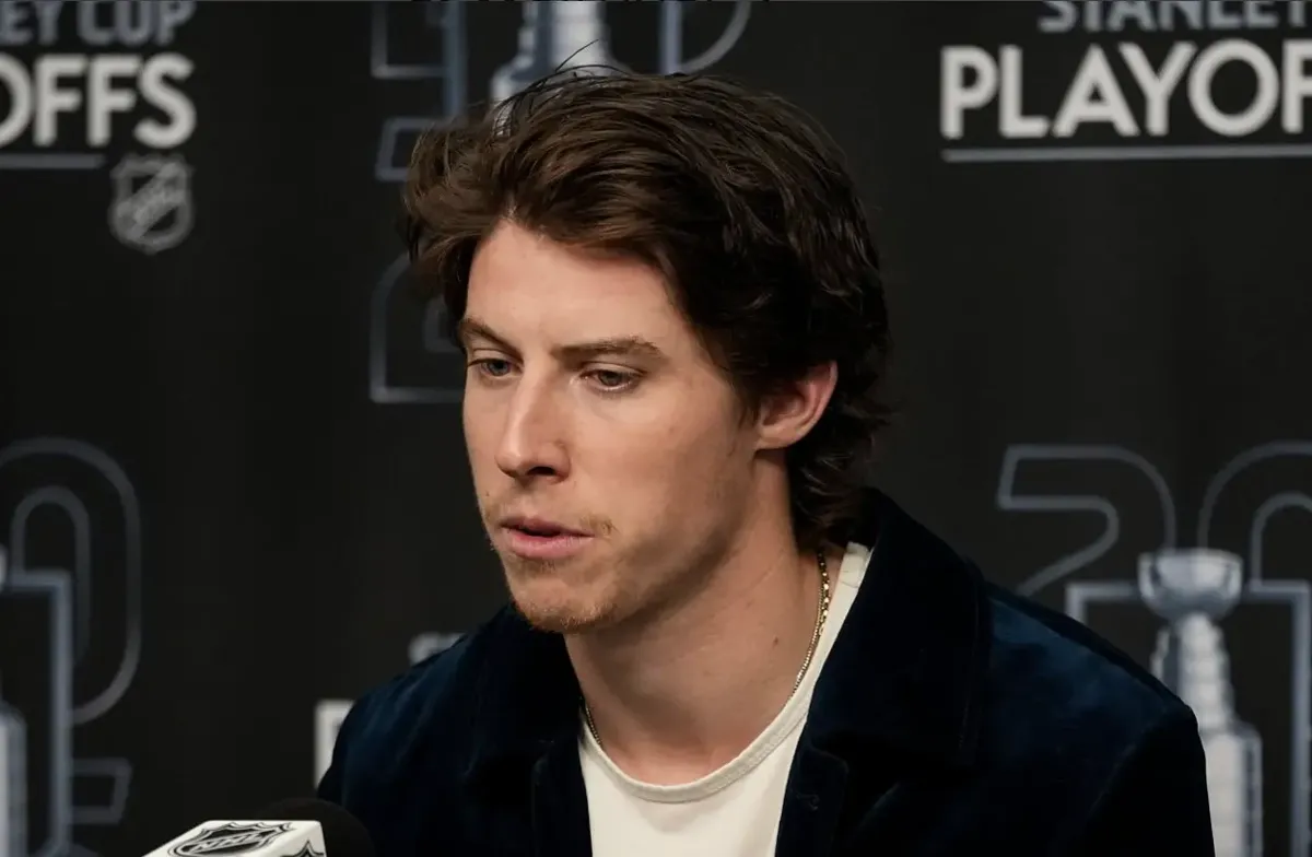 Mitch Marner tourne le couteau dans la plaie : Toronto en paie le prix publiquement