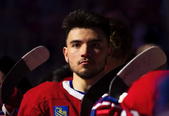 Perte de patience du Capitaine: Nick Suzuki s'en prend à ses coéquipiers trop immatures