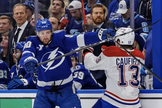Cole Caufield vit un cauchemar en débarquant à Buffalo
