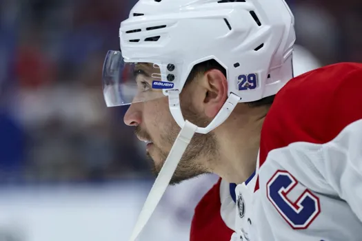 Cri du coeur: Nick Suzuki saute une coche contre les diffuseurs de la LNH
