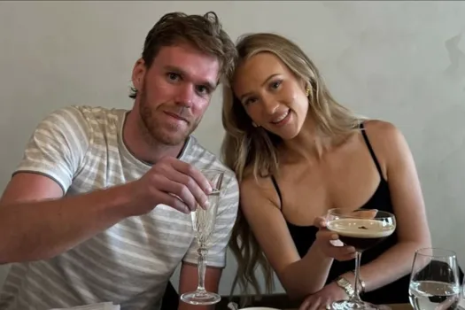 Excitation à Montréal: Connor McDavid visite des maisons à Westmount et Brossard