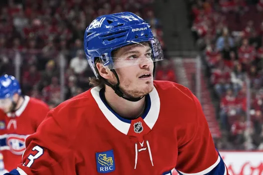 Frissons au Centre Bell : Le regard de Cole Caufield en disait long
