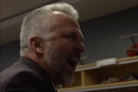 Frissons garantis: Martin St-Louis livre le discours de la décennie